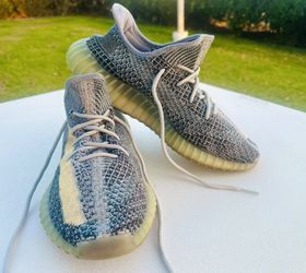 Adidas Yeezy Boost 350 V2 "Ash Blue" Sneaker Size 11 🌟  $125