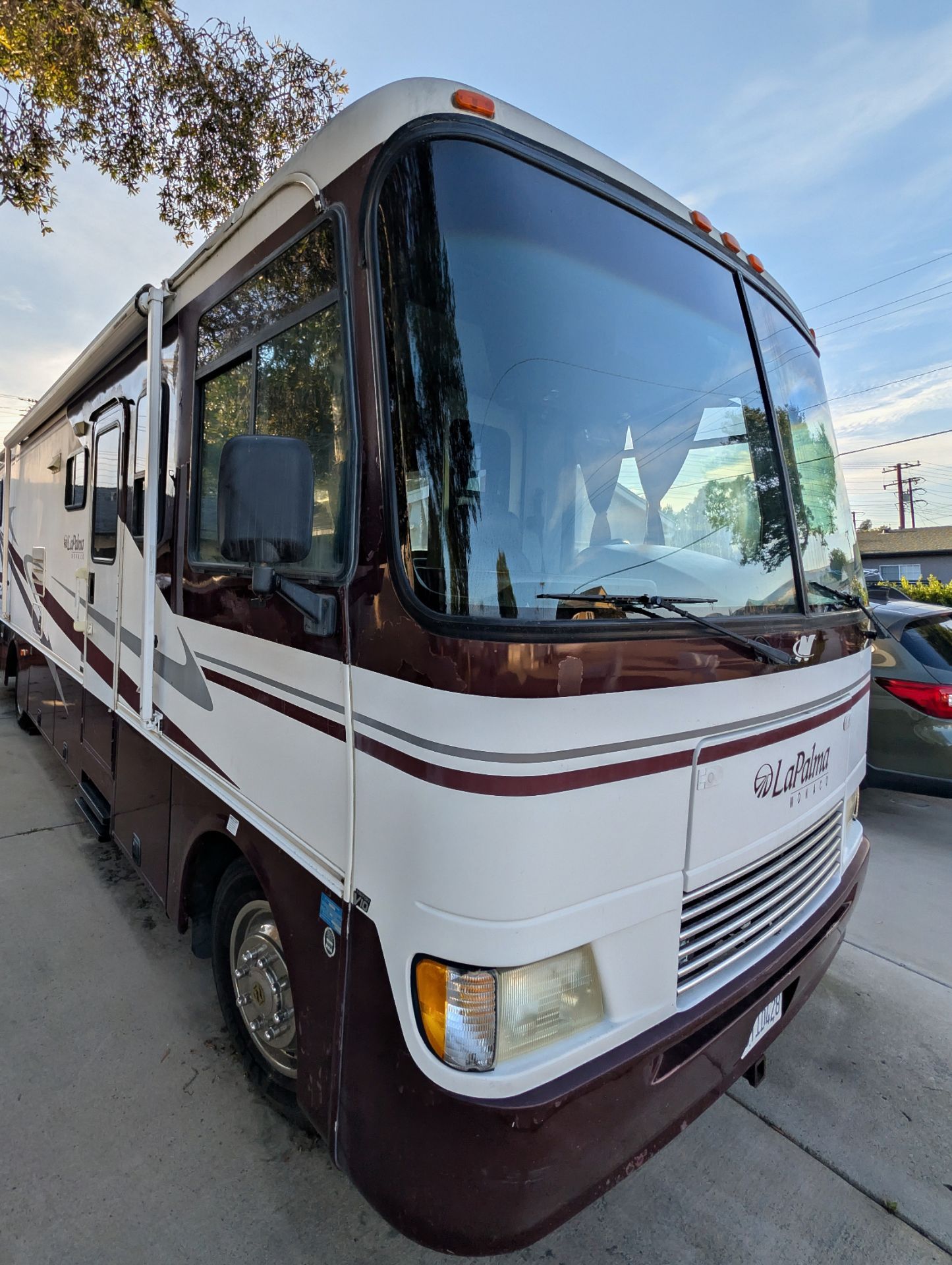 Monaco La Palma RV Motorhome Full remodeled inside and Low mileage