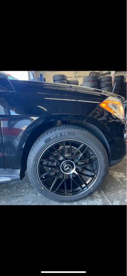 Mercedes gl Gls 22” new amg styie rims new tires set