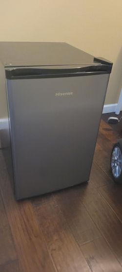 Hisense mini fridge