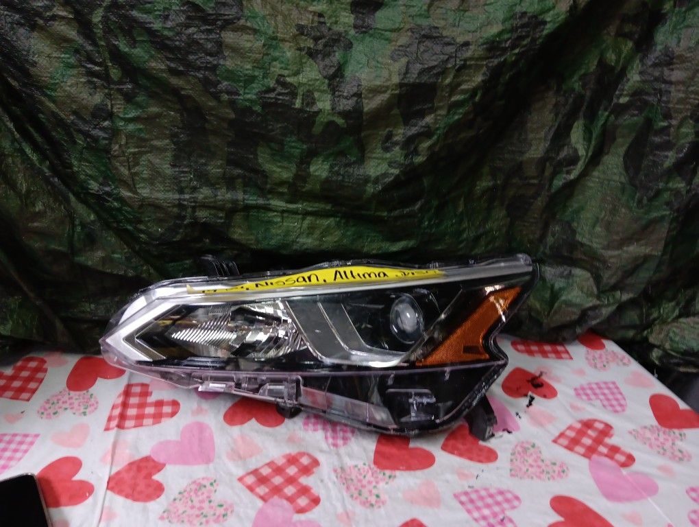 2019-21 Nissan Altima Left Headlight