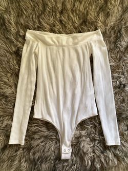 Hollister Off Shoulder Bodysuit - Medium 💕