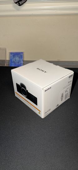 (BODY ONLY) Sony Alpha ZV-E10 - APS-C Interchangeable Lens Mirrorless Vlog Camera - Black