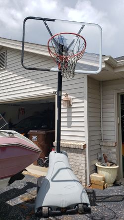 FREE--Portable Basketball Hoop