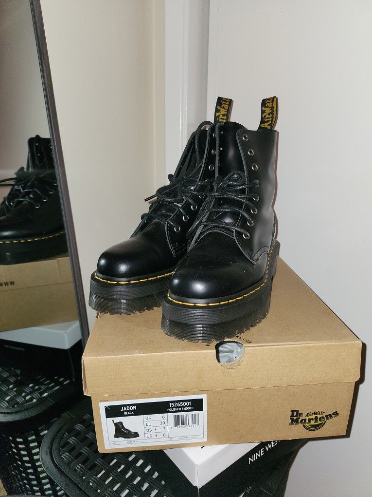 Dr Martens Women's Size 8