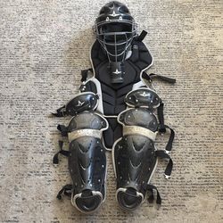 Youth Baseball Catchers Gear (Ages 7-9)