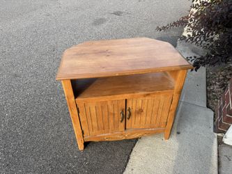 Little Entertainment Stand