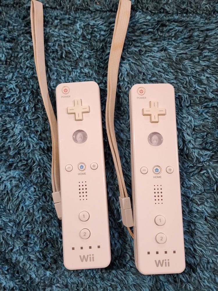 Nintendo Wii Controllers 2