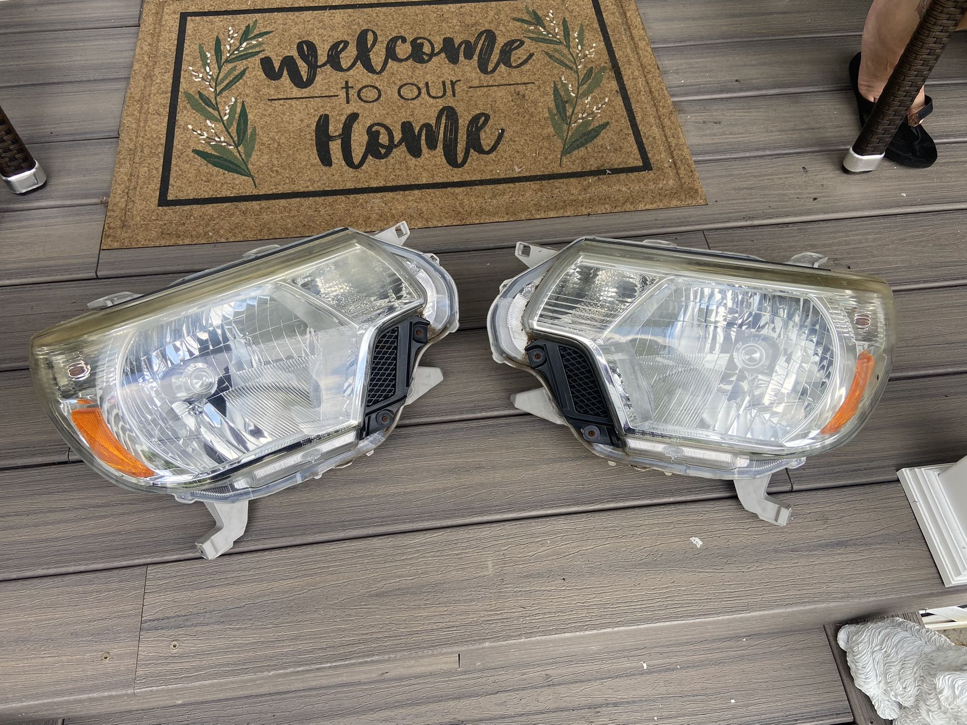 2013 Toyota Tacoma ,headlight,taillight,mirrors,tool Box