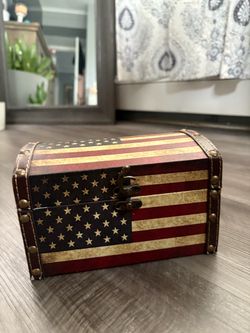 Vintage American Flag Decorative Trunk Box