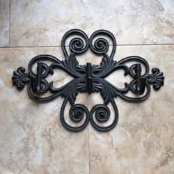 Southern Living Chelsea Hanger