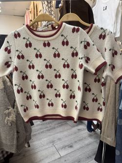 KNIT CHERRY TOP 🍒 $15