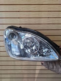 New left and right Mercedes headlight assembly