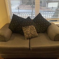 Brown Couch And Loveseat 