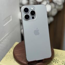 15 pro max 256GB Unlocked 