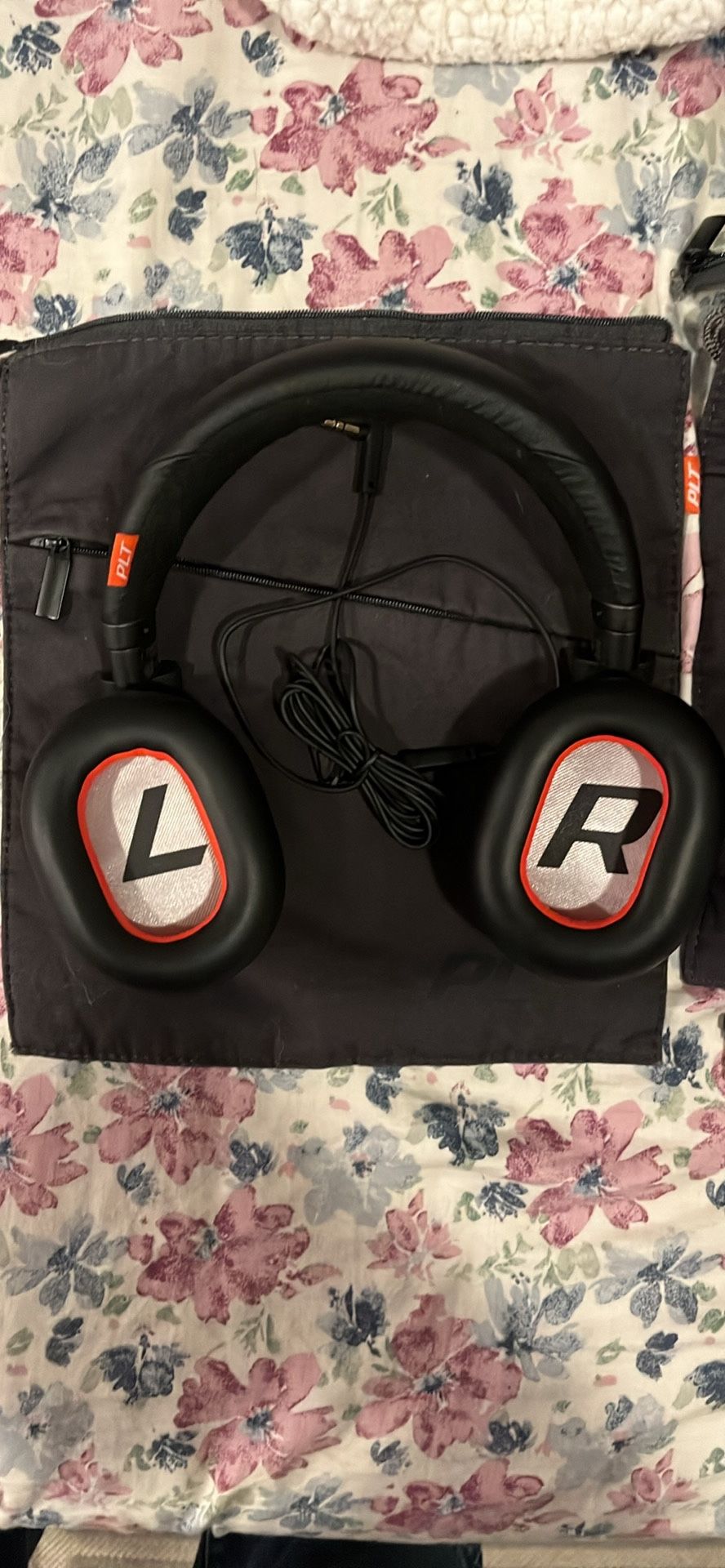 BLUETOOTH Poly (PLT) Headphones