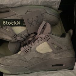 jordan 4 x kaws cool grey (serious buyers or blocked read caption)