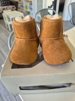 Uggs Jesse bow baby size 1/XS