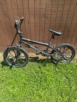 Mongoose 20” BMX Freestyle Bike – Mag Wheels, 4 Pegs