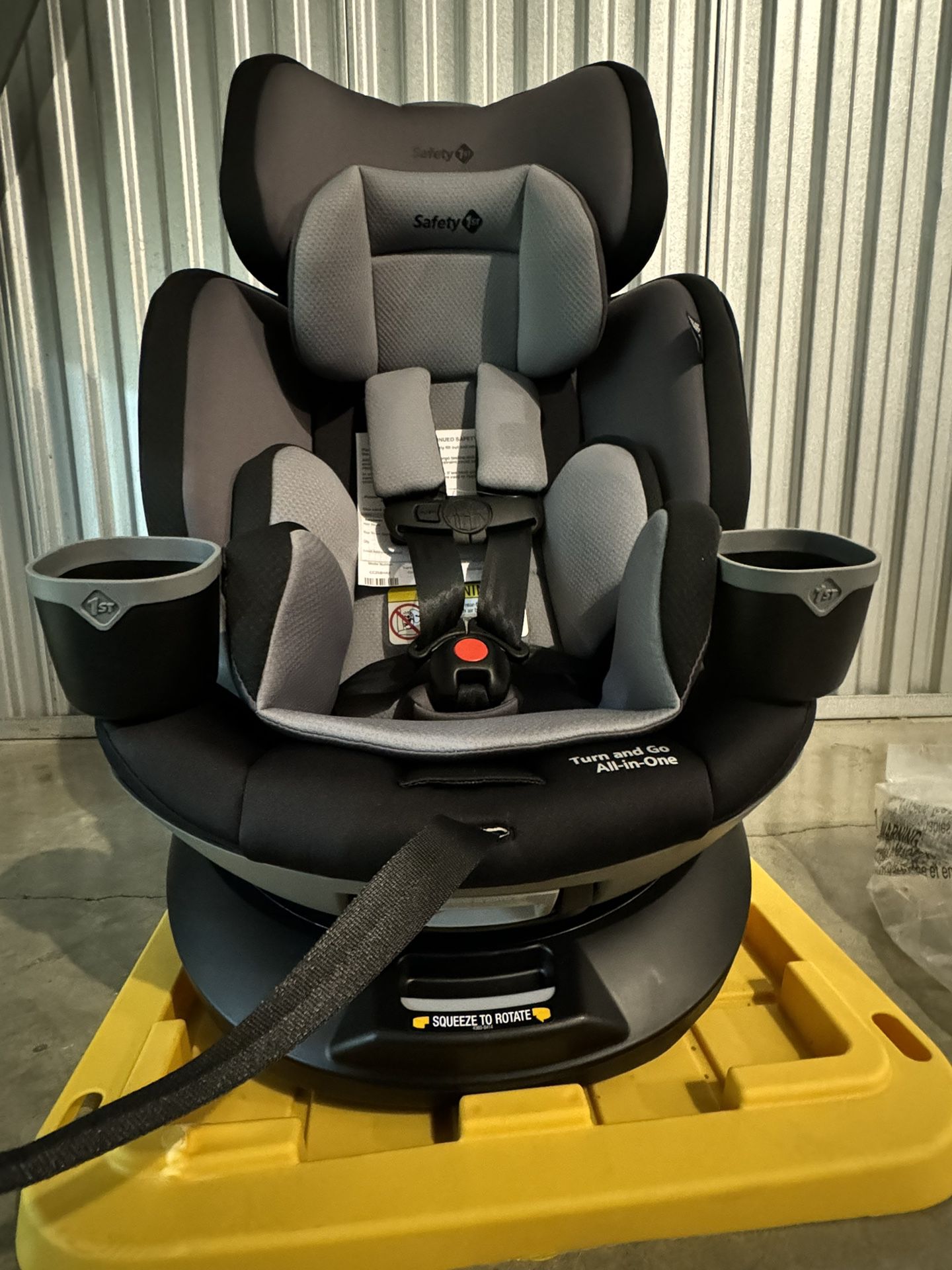 Safety 1st Turn and Go 360 Rotating All-in-One Convertible Car Seat
