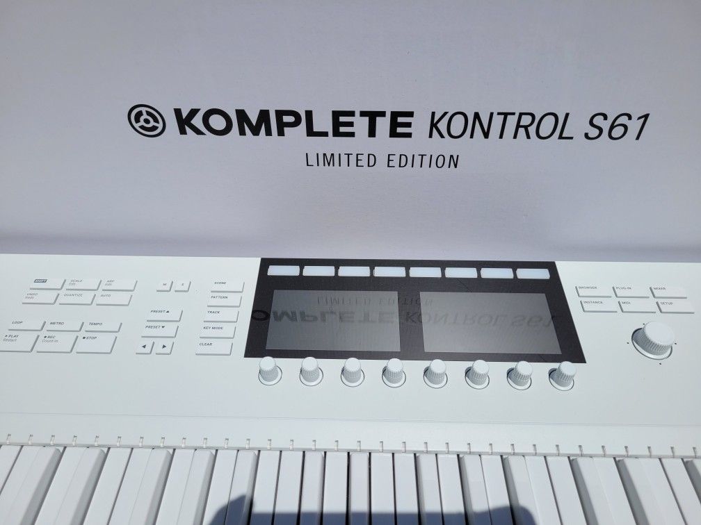新品】Komplete Kontrol S49 Mk2 Vapor Gray（Native