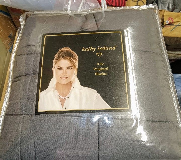 Kathy Ireland 8 Lb Weighted Blanket NEW