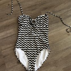 Ladies Old  Navy Swimsuit Medium 