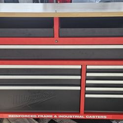 Milwauke  Mobile Work Bench