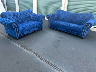 Couch and loveseat cash only