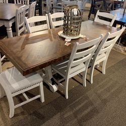 Valebeck White/Brown Dining Room Set / Dining table and Chairs 