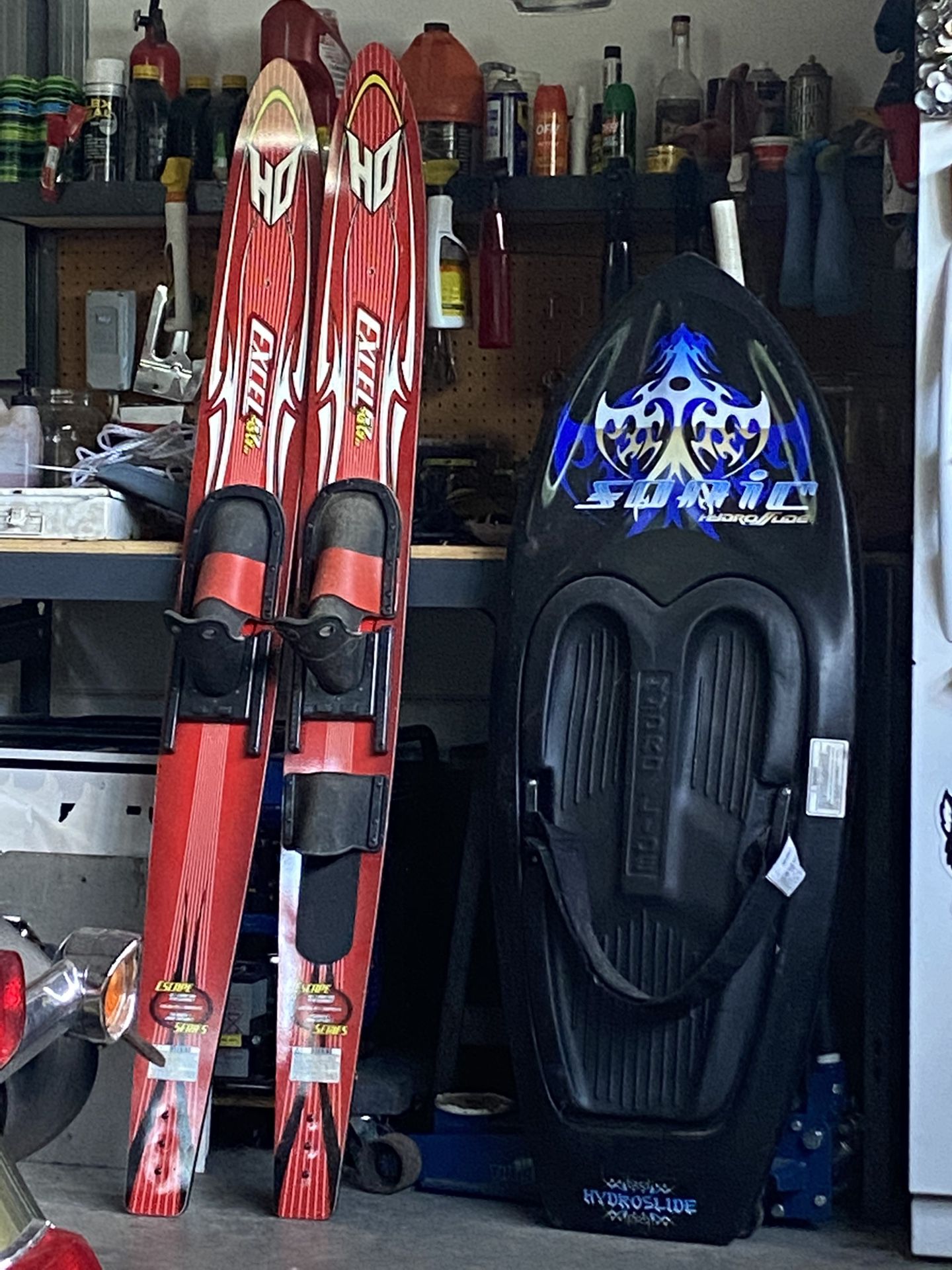 Skis and knee board