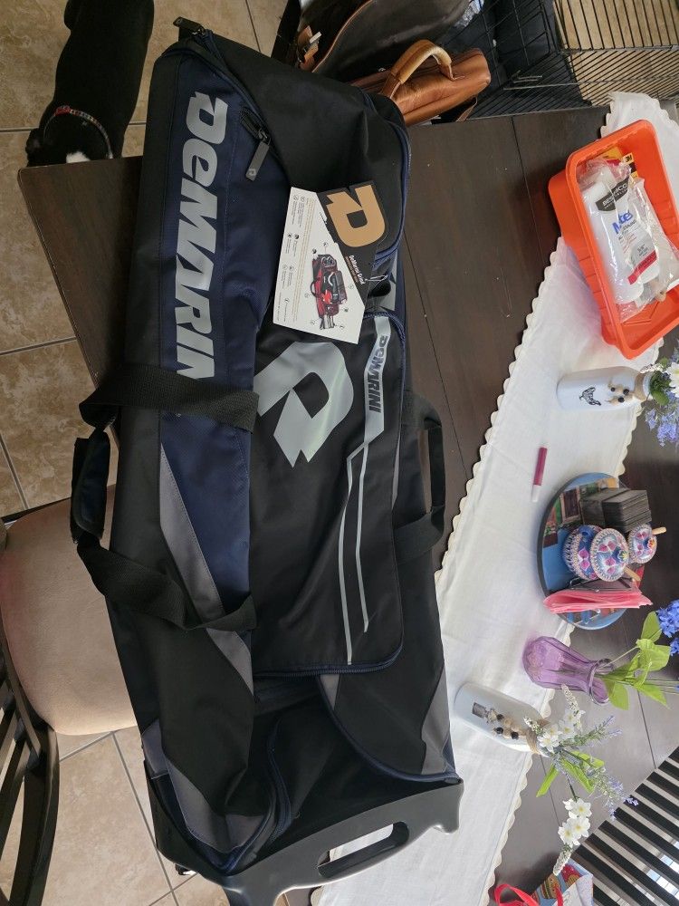 Demarini Grind wheeled Batbag $75