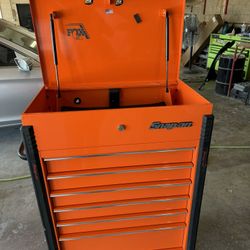 SNAP ON TOOL BOX 