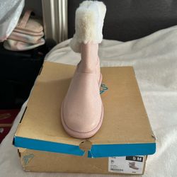 Women’s Size 5 M Boots