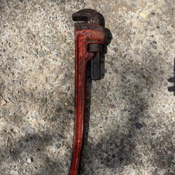24” Pipe Wrench
