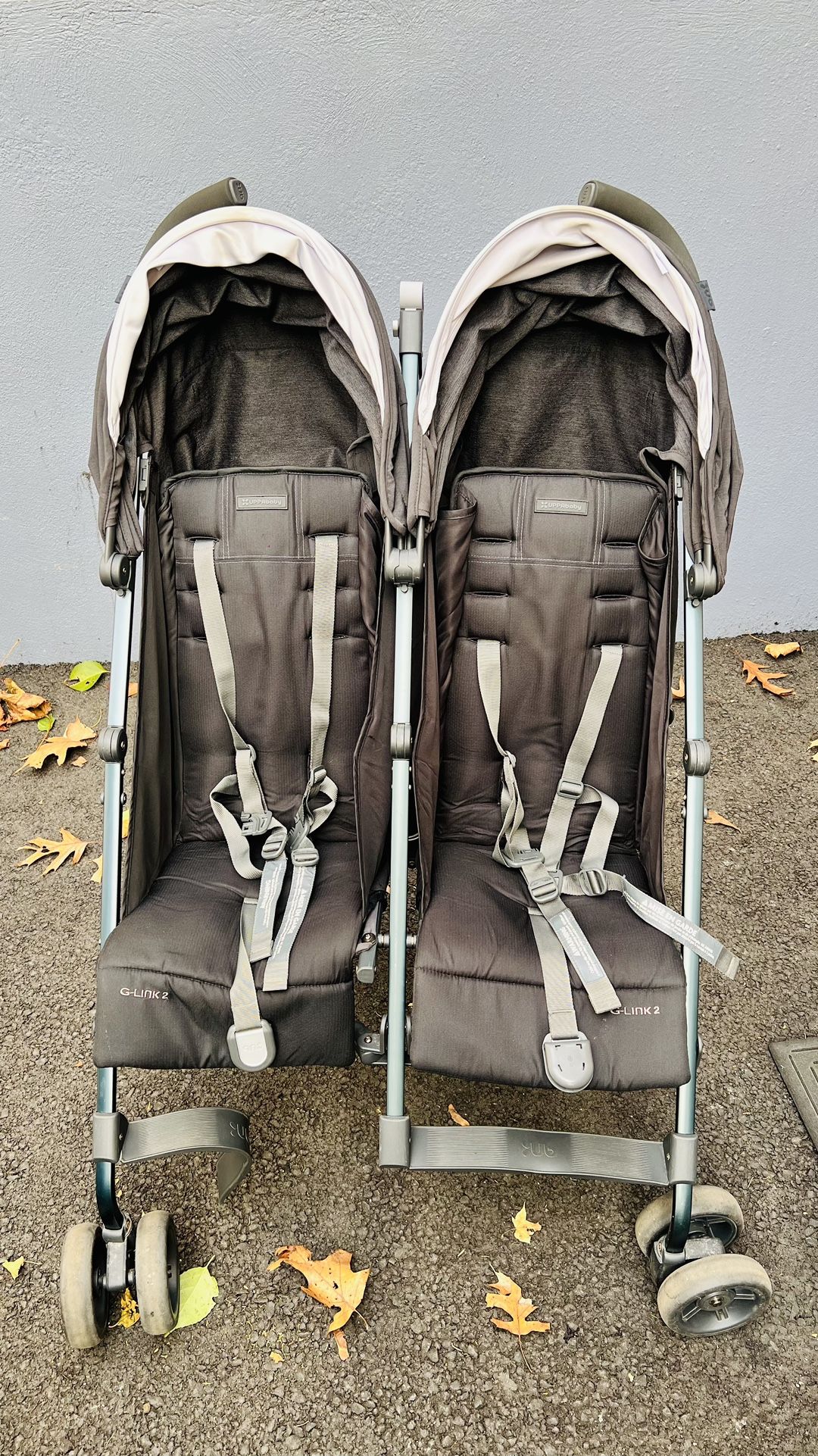 Uppababy vista Double Twin Stroller with second Rumble seat + Double G-Link.
