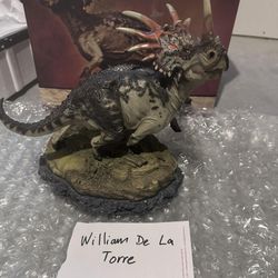 Sideshow Dinosauria Styracosaurus Statue - Exquisite Frill Detail