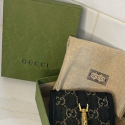 GUCCI (BRAND NEW)