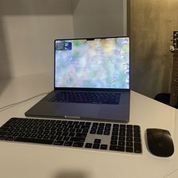 MacBook Pro 16-inch (2021) & Accessory Bundle