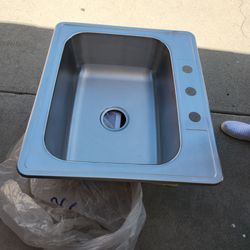 Stainless steel kitchen sink
