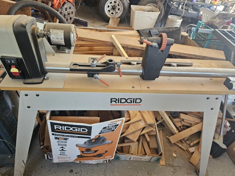Rigid Model 826618 Lathe With chisels