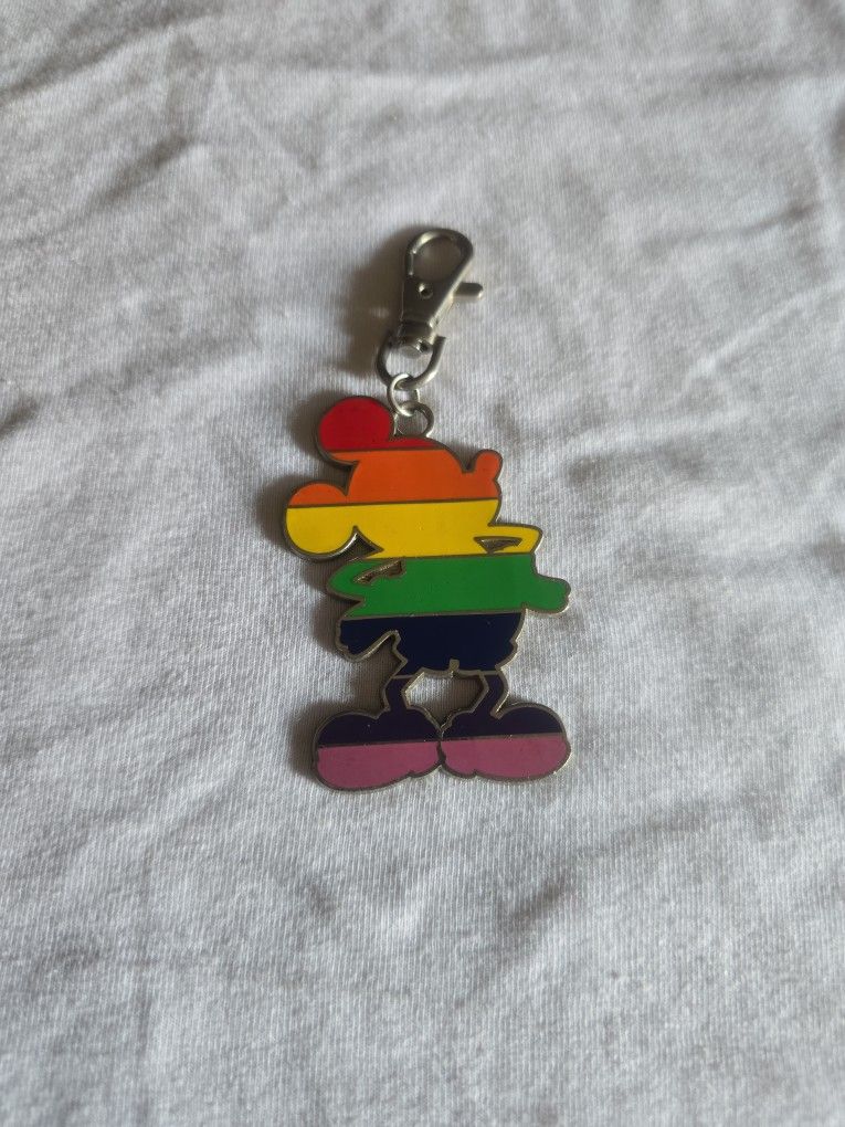 Official Disney Pin Trading 2016