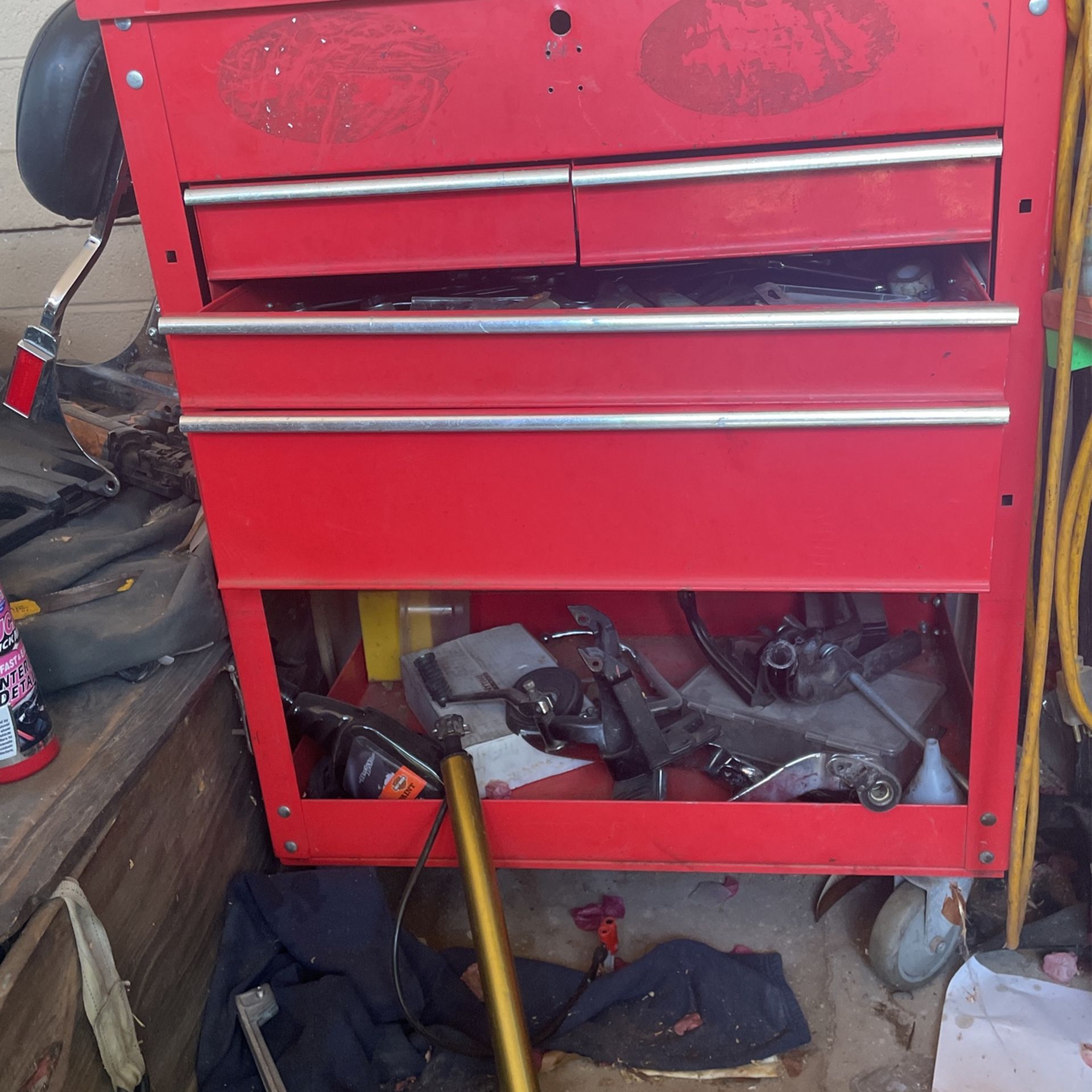 Portable tool box