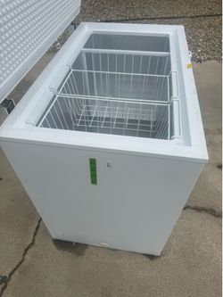 Chest freezer