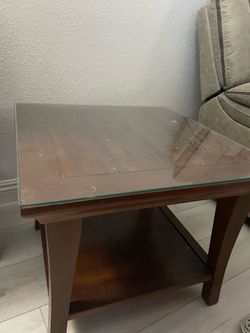 Set of 2 glass top side tables