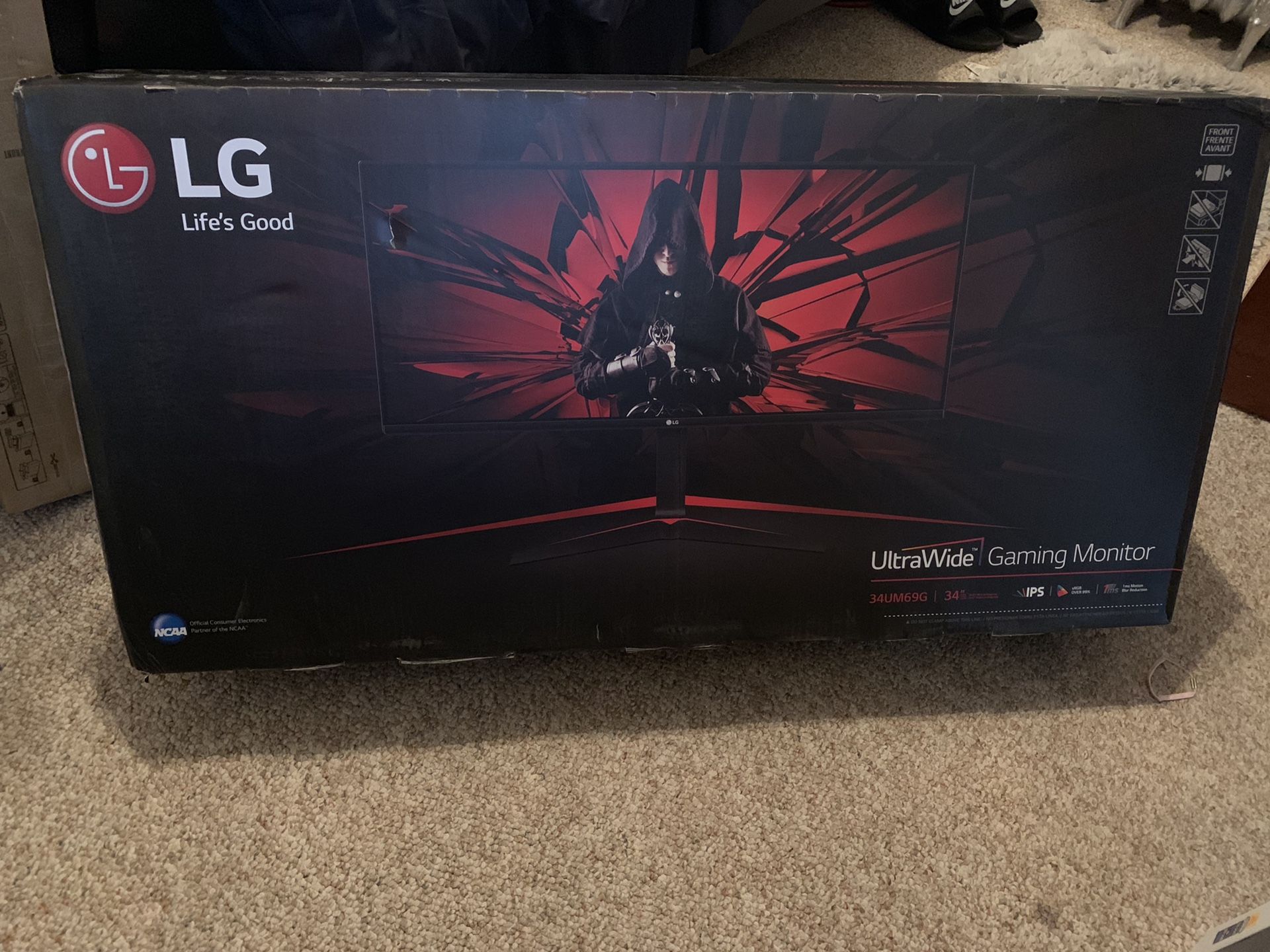 34” LG UltraWide gaming monitor