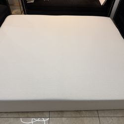 NEW/UNUSED Zinus 12" Cal King Green Tea Mattress - Fiberglass Free
