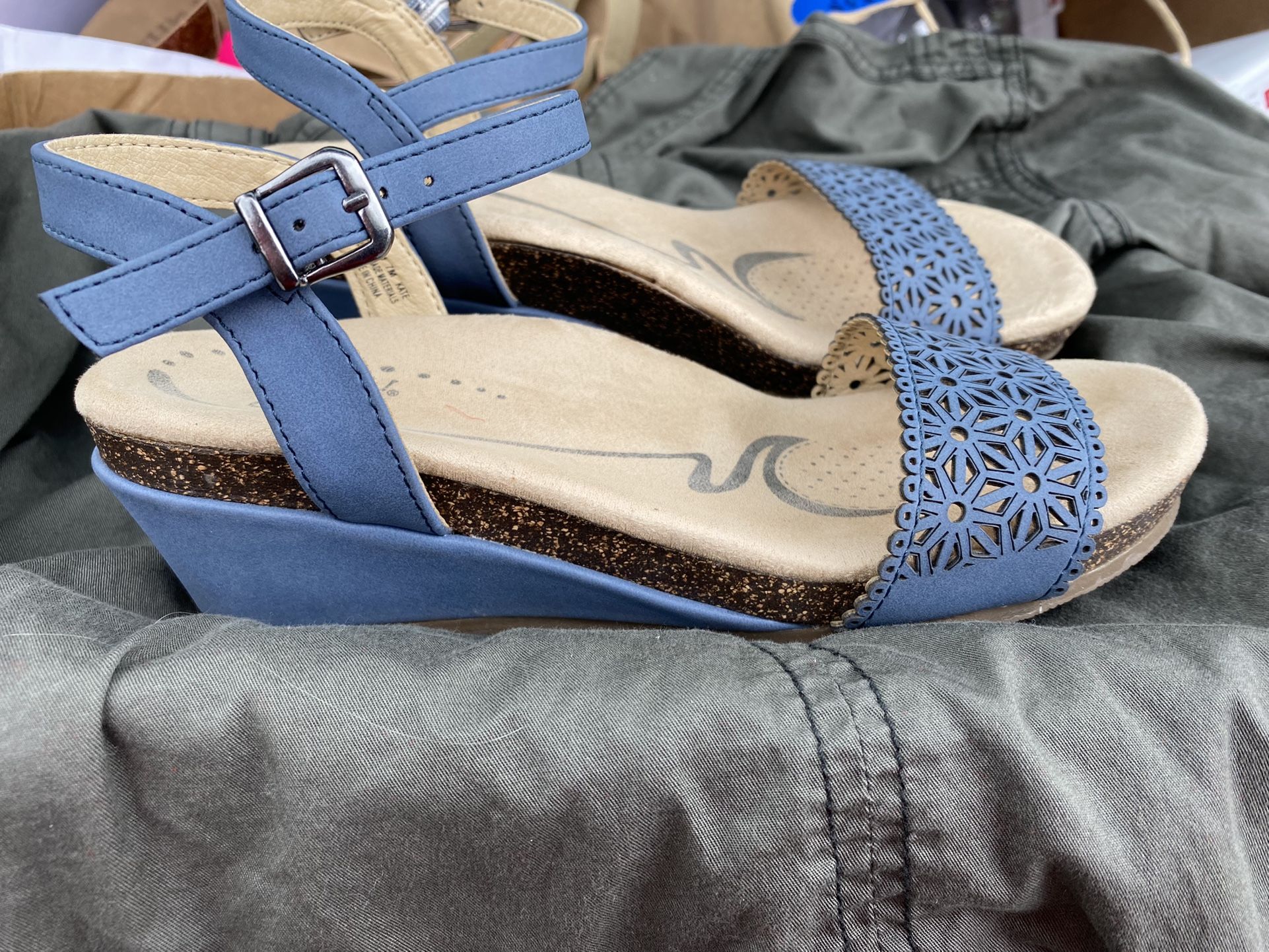 Size 7 Wedges Like New