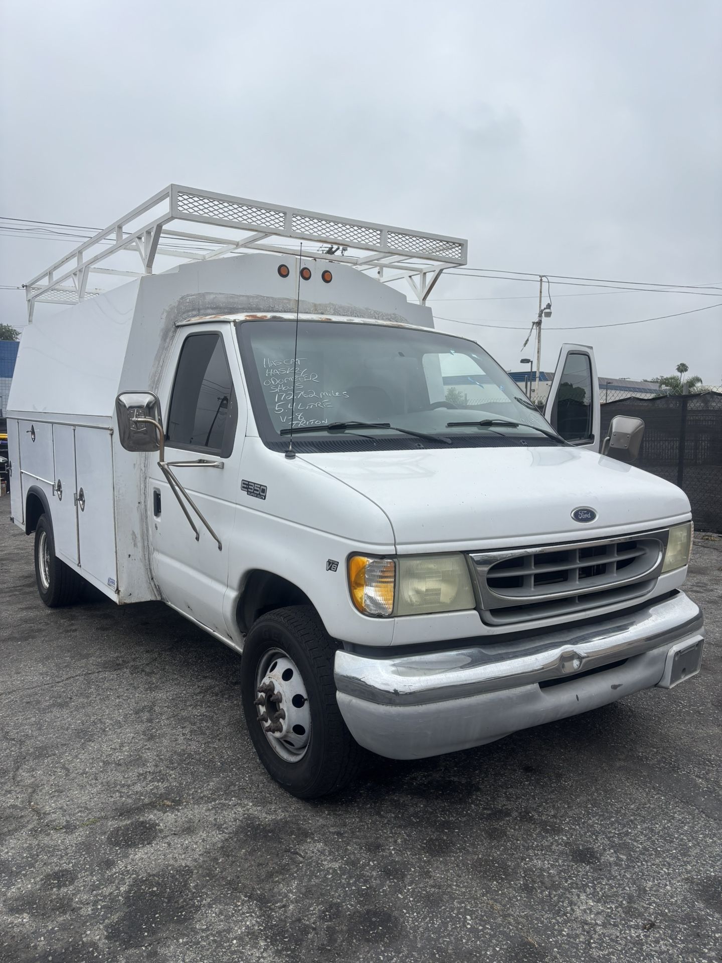 2005 Ford E-350