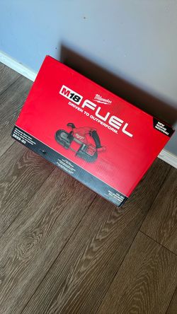 M18  Compact Band Saw 